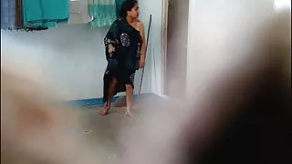কিঙ্কি স্বর্ণকেশী বে ...