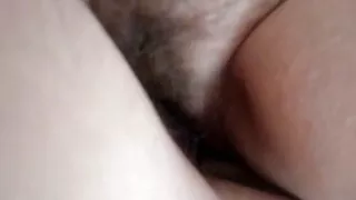 কমনীয় স্বর্ণকেশী কে ...