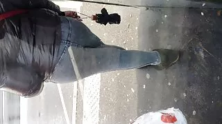 একটি খাঁজ উপর স্বর্ণ ...